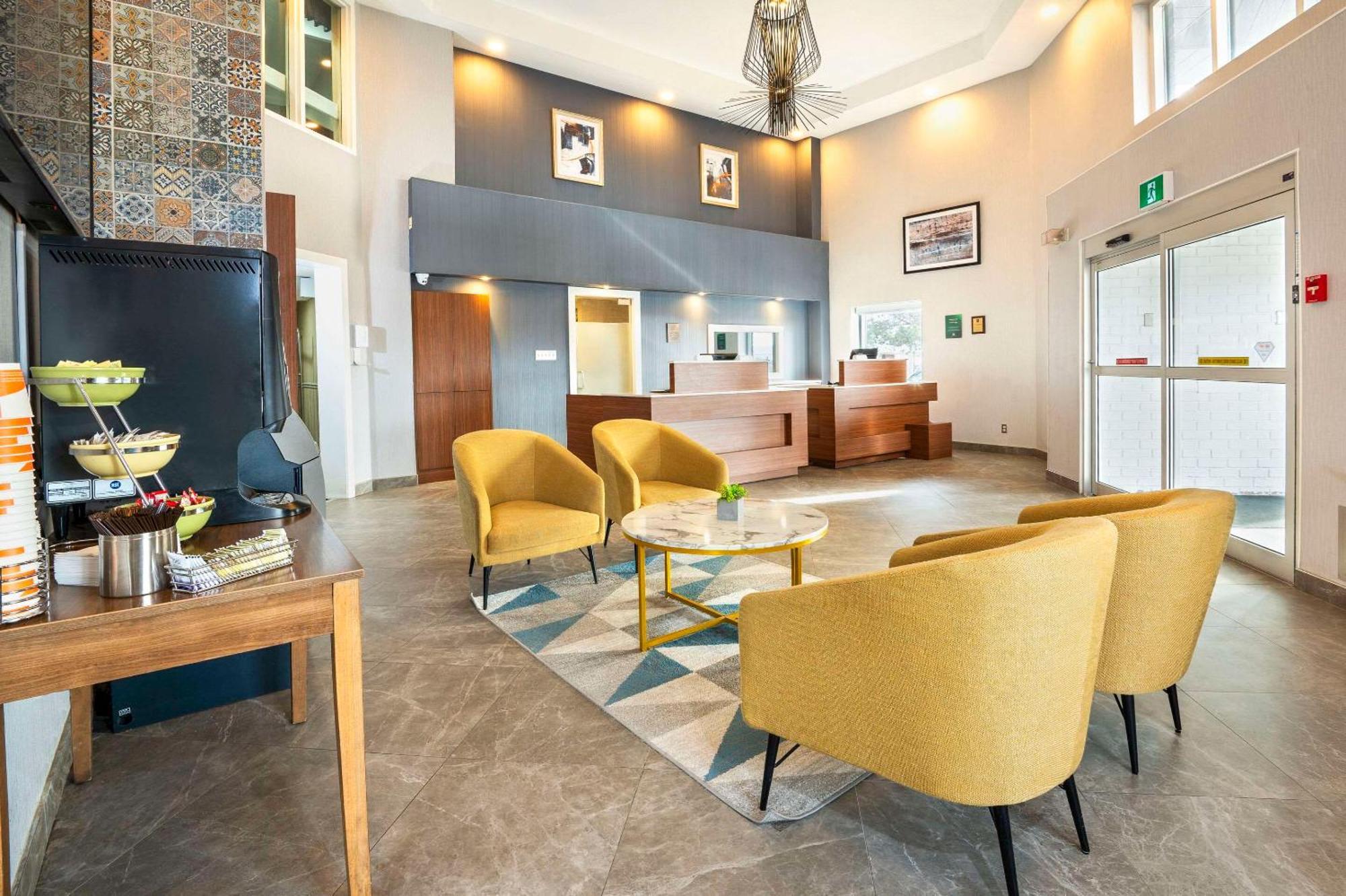 Quality Suites Whitby Εξωτερικό φωτογραφία