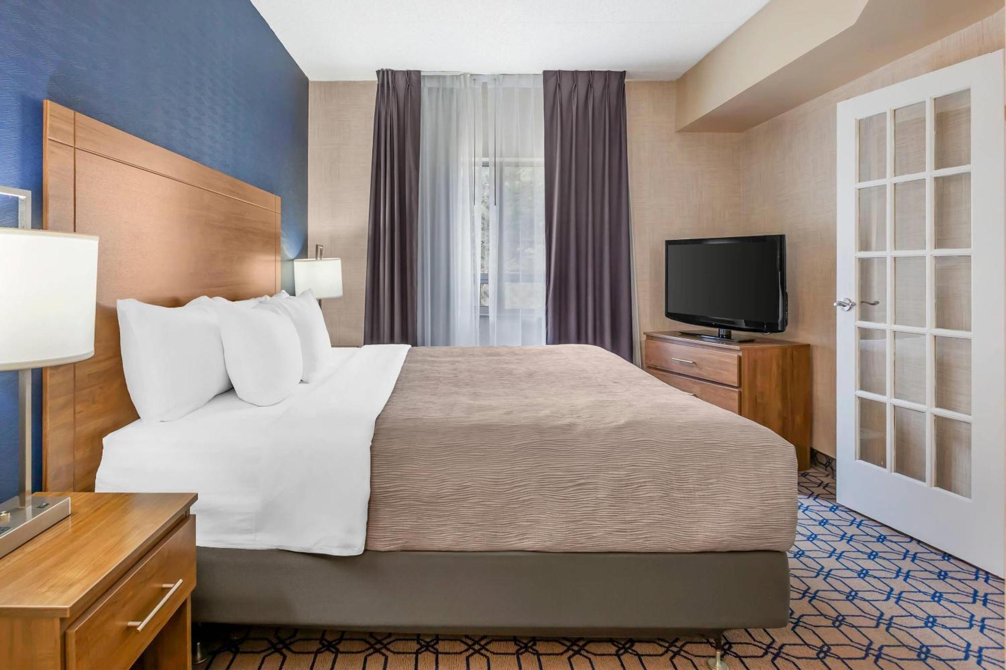 Quality Suites Whitby Εξωτερικό φωτογραφία