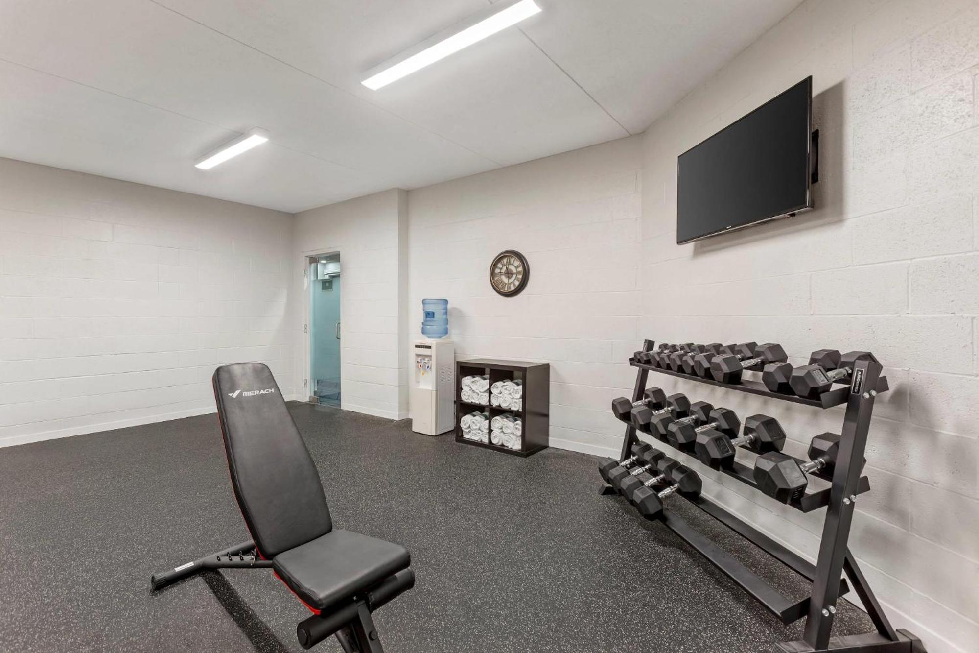 Quality Suites Whitby Εξωτερικό φωτογραφία