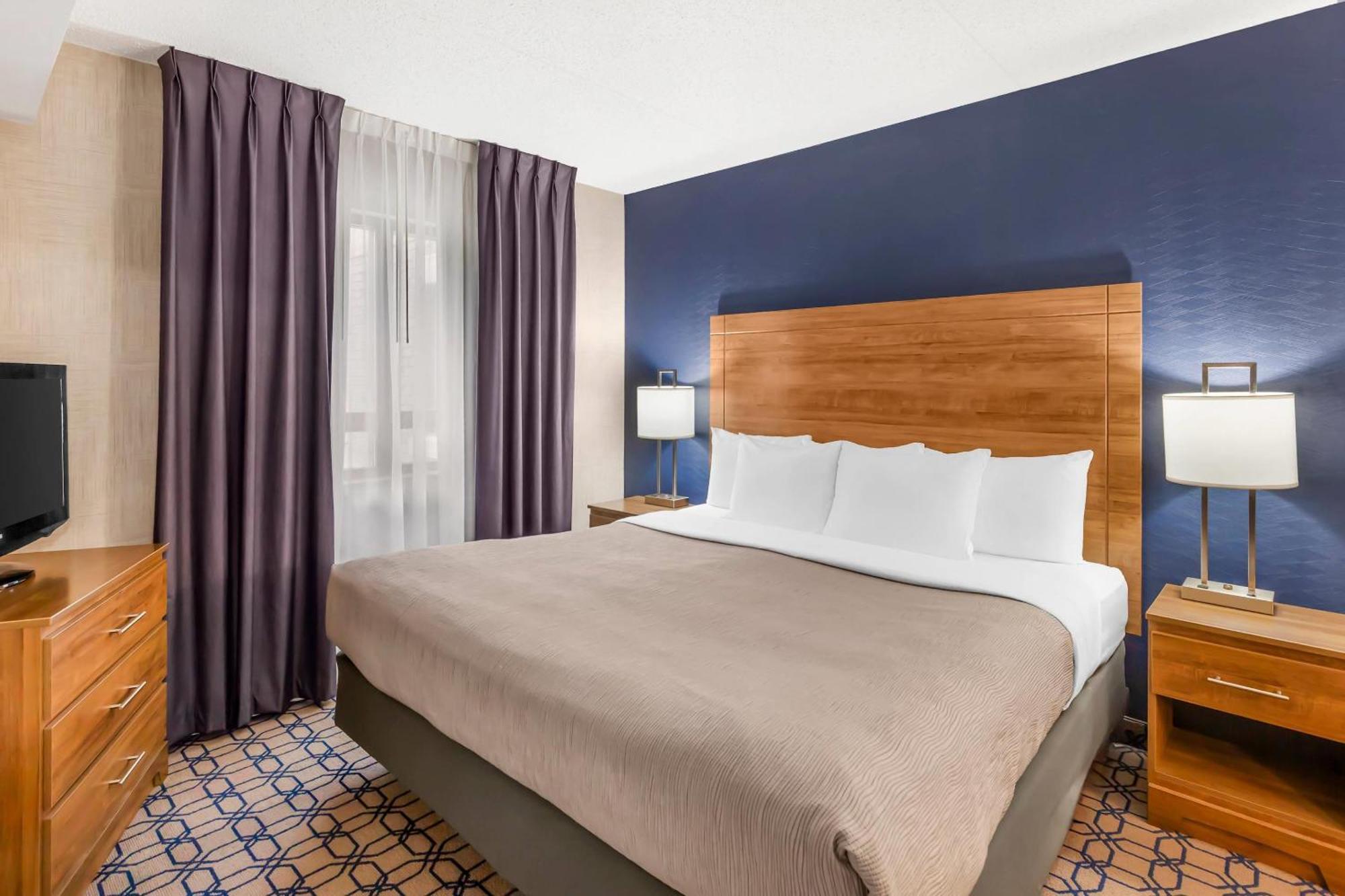 Quality Suites Whitby Εξωτερικό φωτογραφία