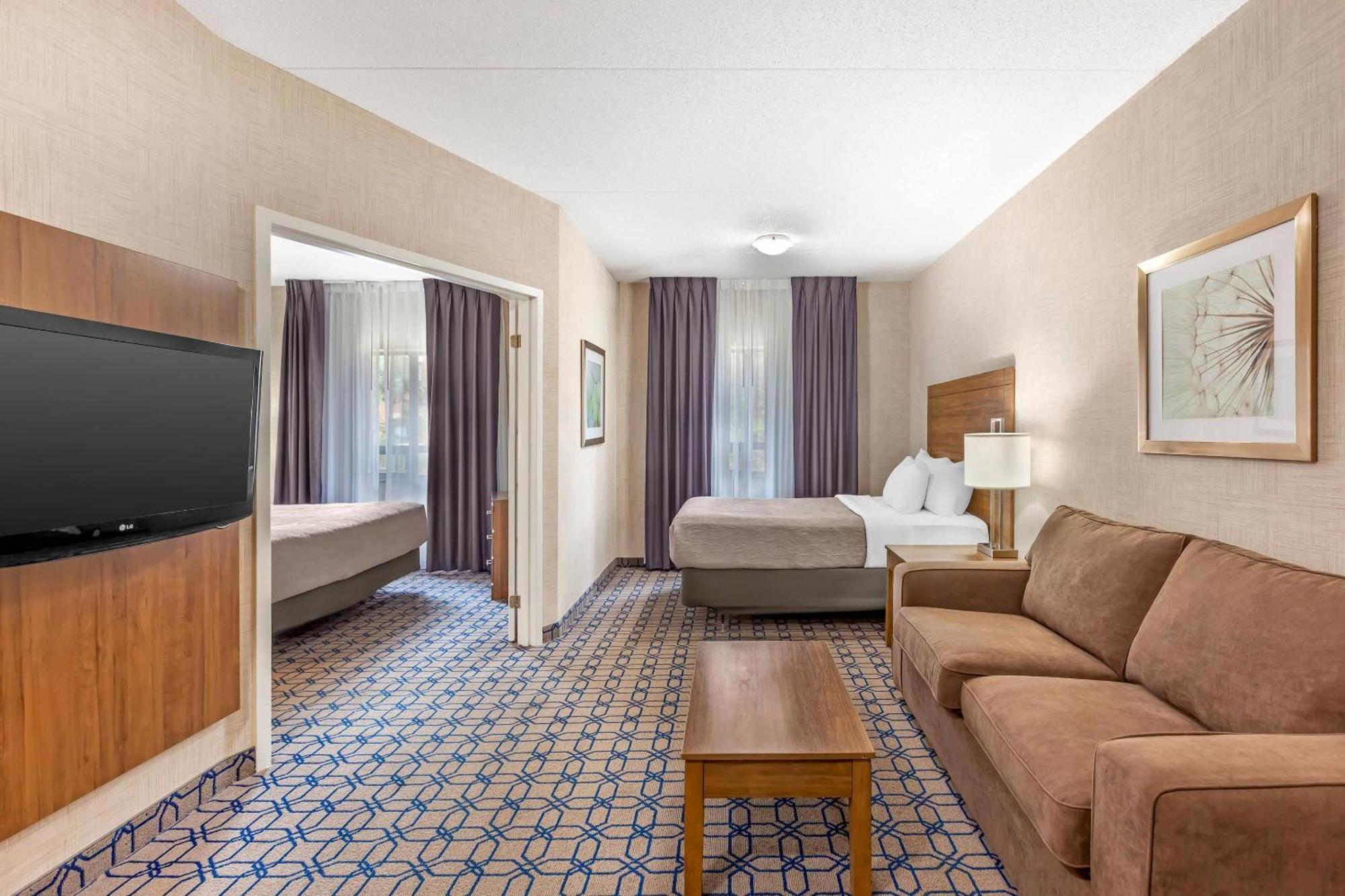 Quality Suites Whitby Εξωτερικό φωτογραφία