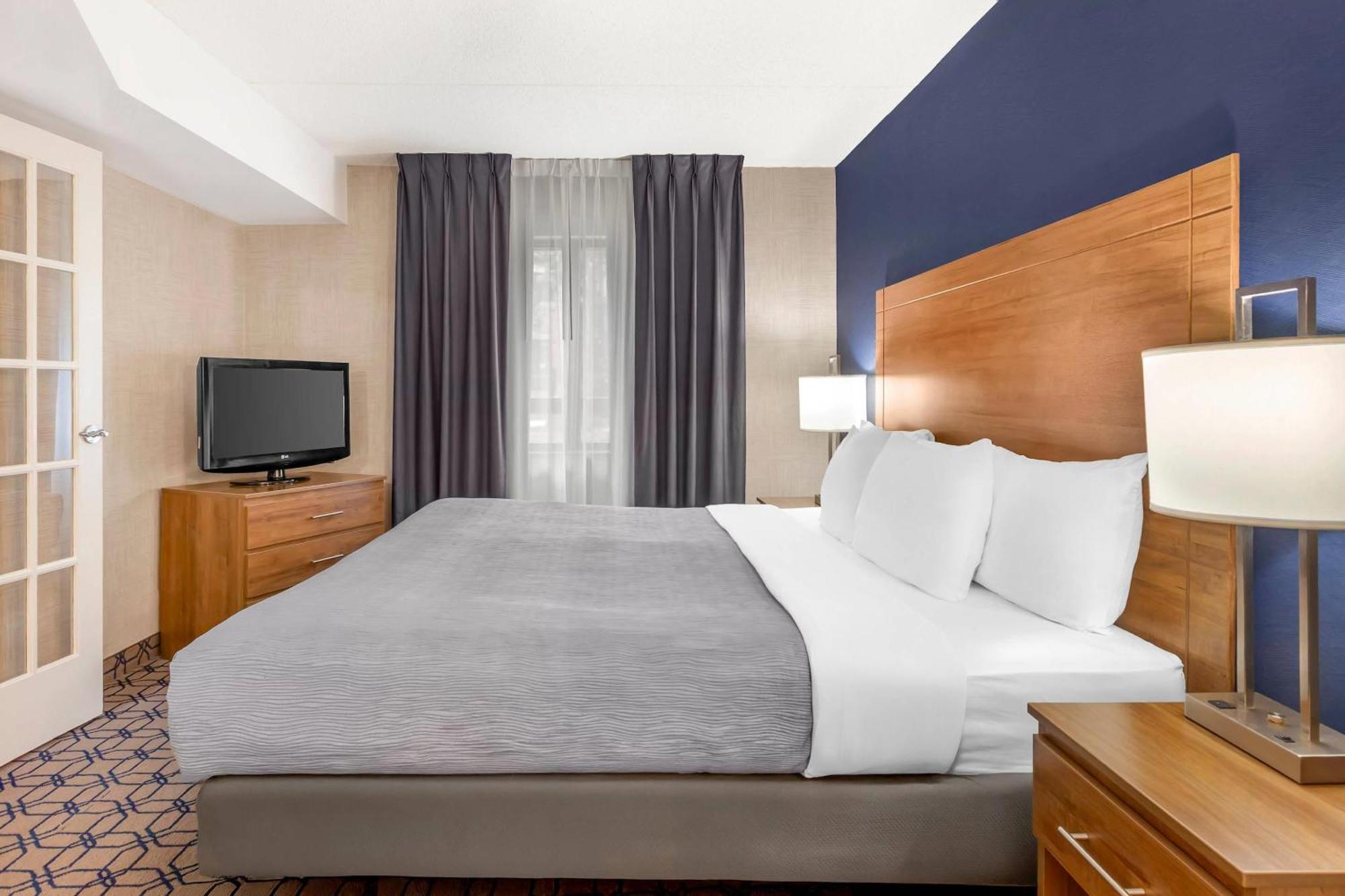 Quality Suites Whitby Εξωτερικό φωτογραφία