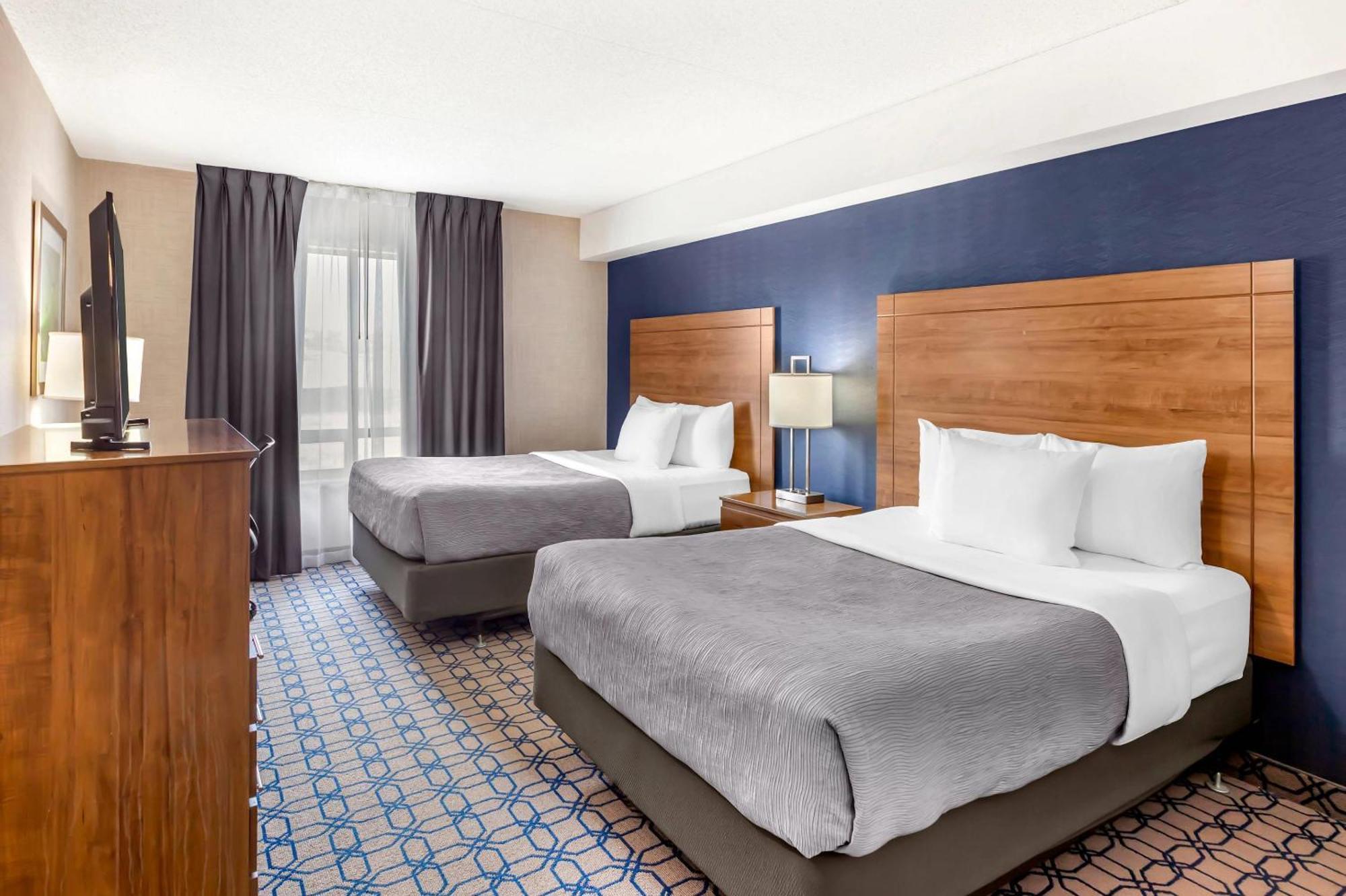 Quality Suites Whitby Εξωτερικό φωτογραφία