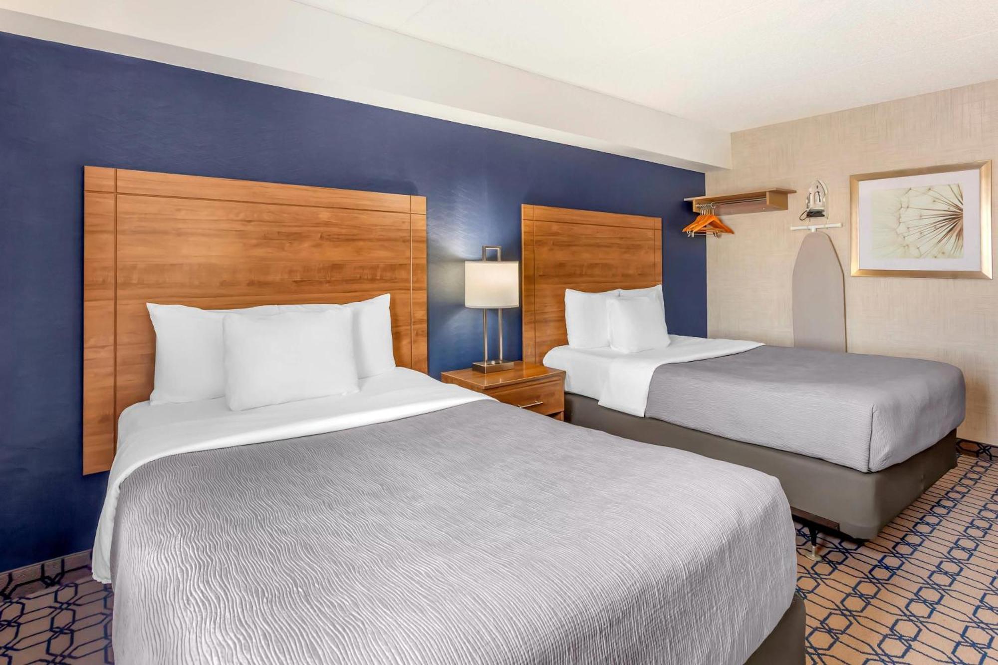 Quality Suites Whitby Εξωτερικό φωτογραφία